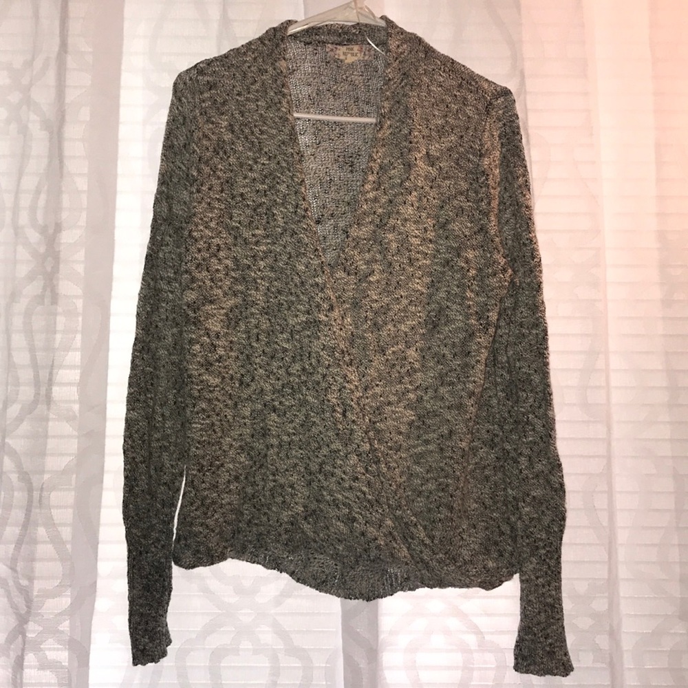 COPY - Deep v black and white sweater